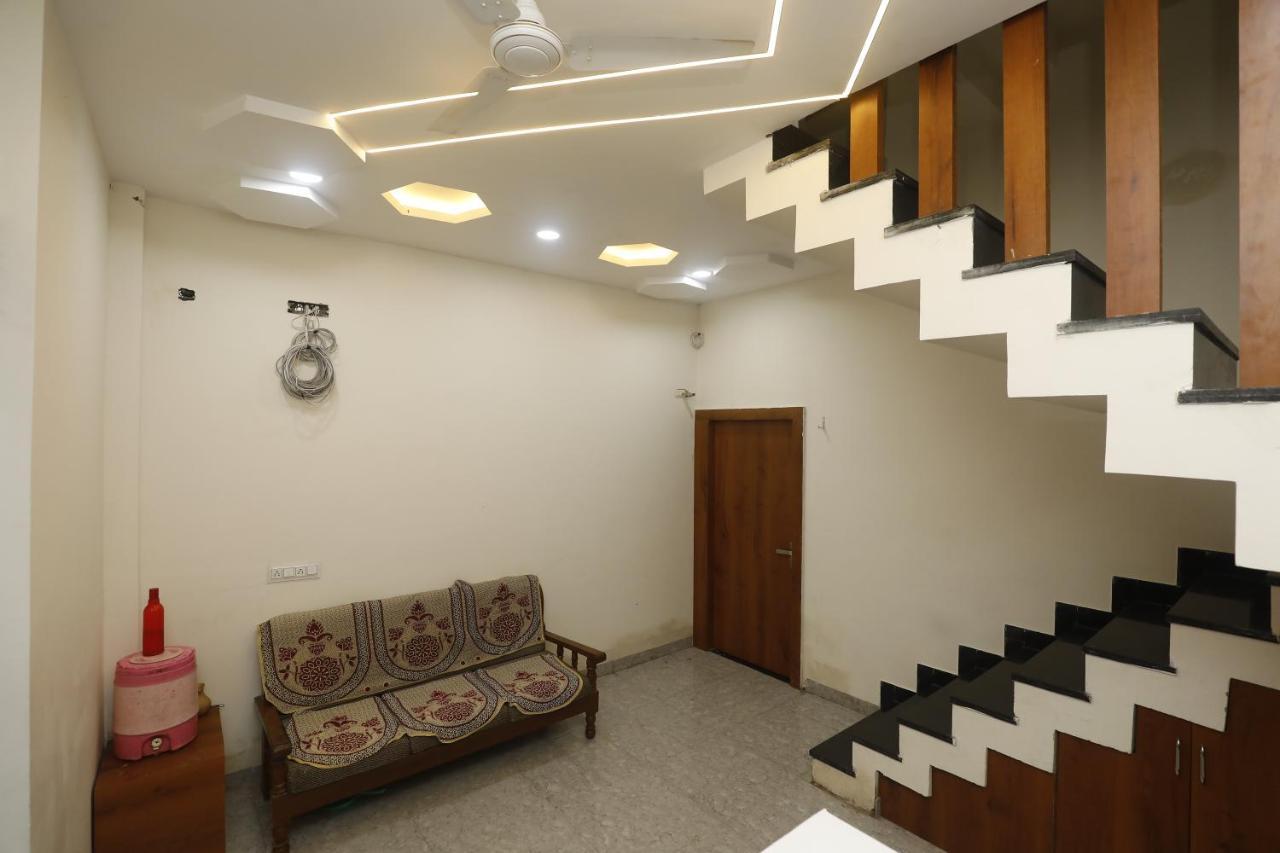 Hotel Garima อุจเจน ภายนอก รูปภาพ