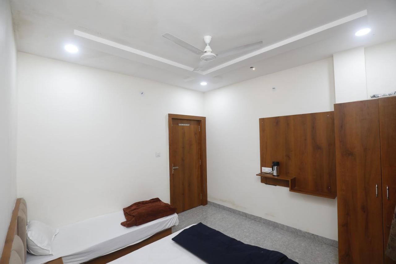 Hotel Garima อุจเจน ภายนอก รูปภาพ